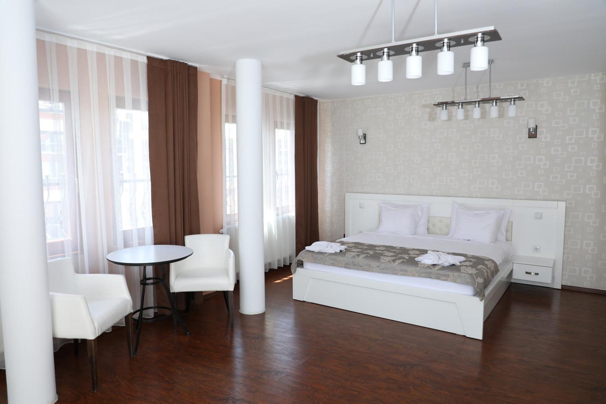 Bruti Hotel Призрен Екстериор снимка