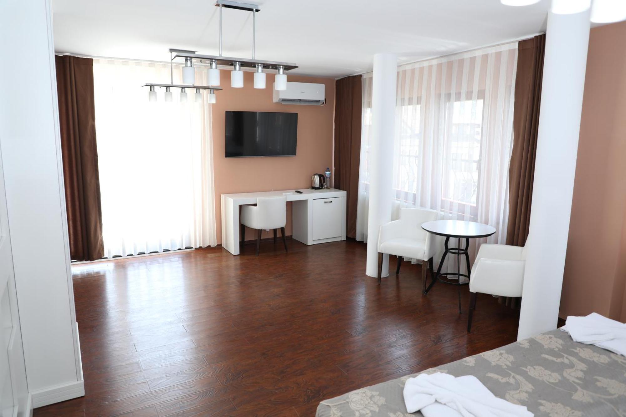 Bruti Hotel Призрен Екстериор снимка