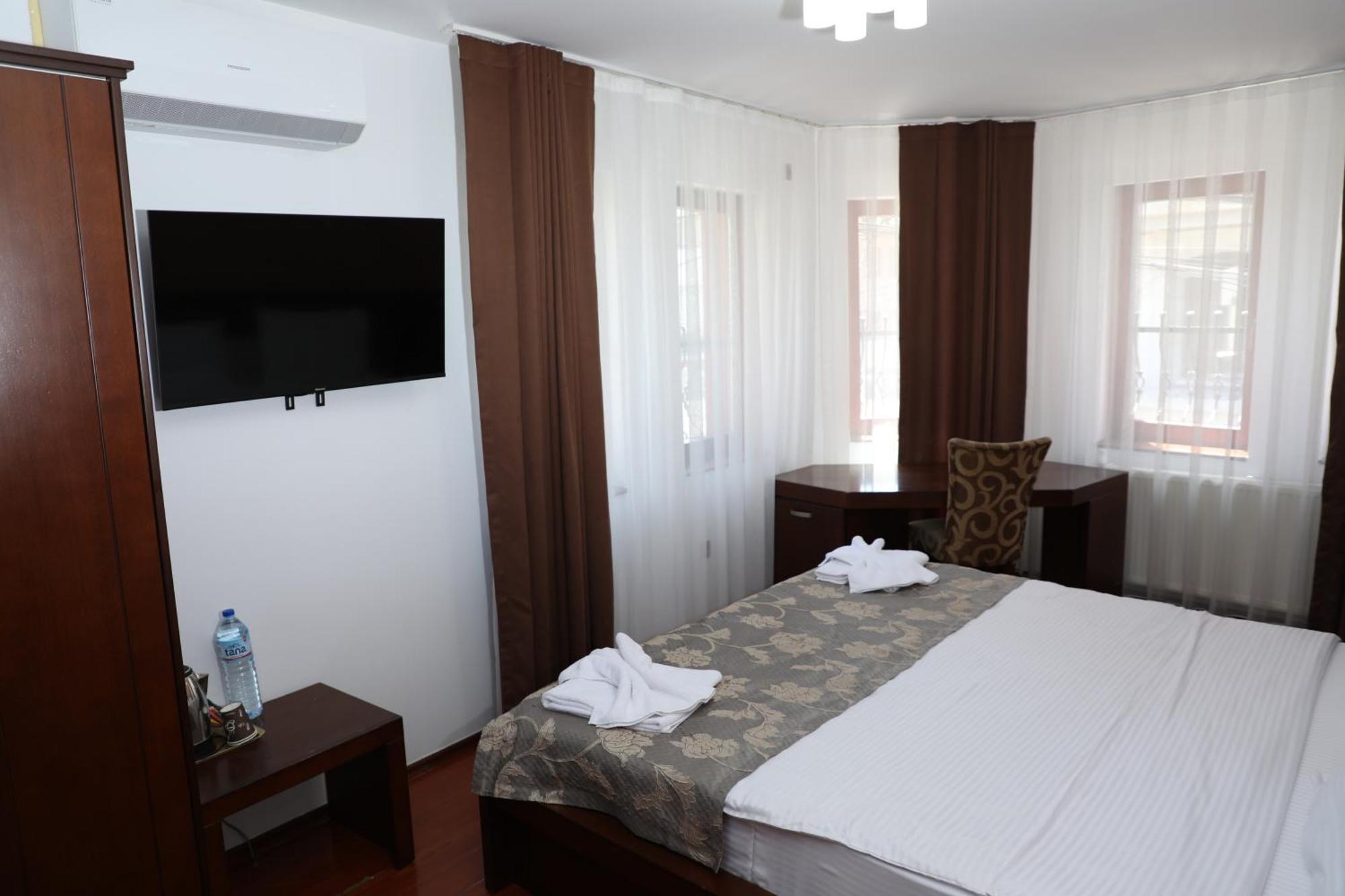 Bruti Hotel Призрен Екстериор снимка