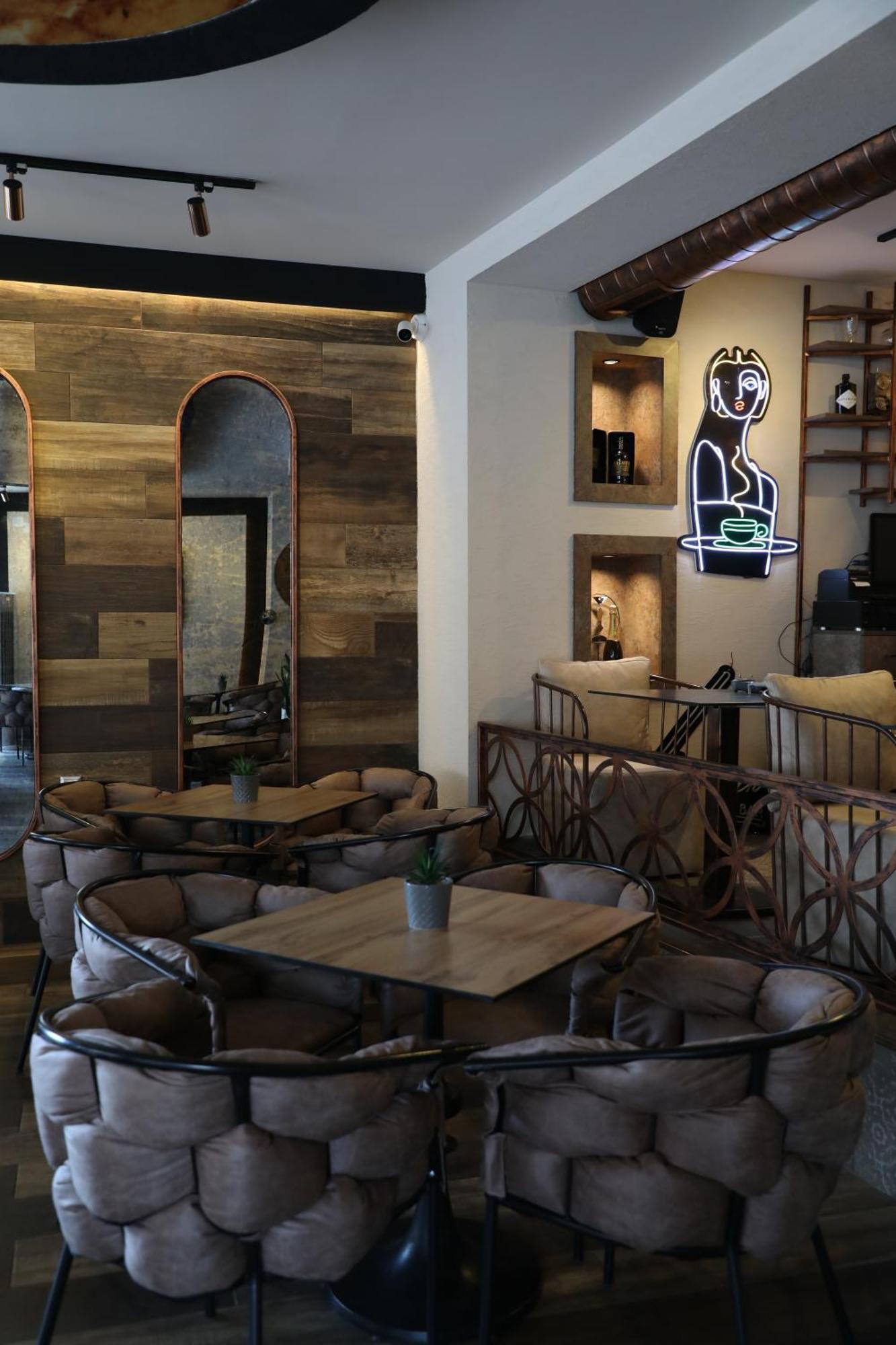 Bruti Hotel Призрен Екстериор снимка
